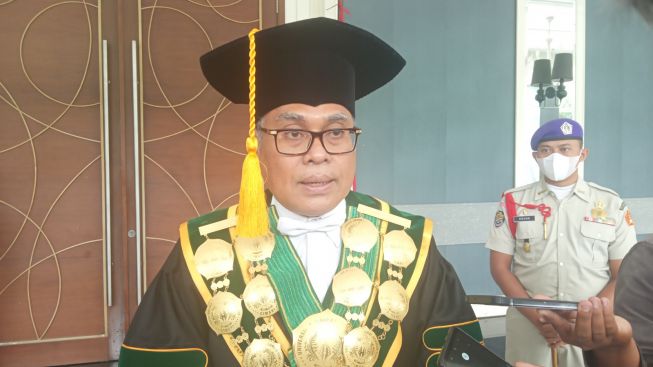 Pakar Hukum Hubungan Internasional yang juga Rektor Unjani Semarang, Prof Hikmahanto Juwono memberikan dukungan terhadap  Kabareskrim Polri dalam pemberantasan TPPO.