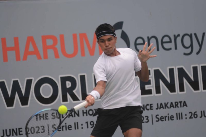 Rifqi Fitriadi Maju ke Perempat Final Harum Energy Mens World Tennis Tour 2023