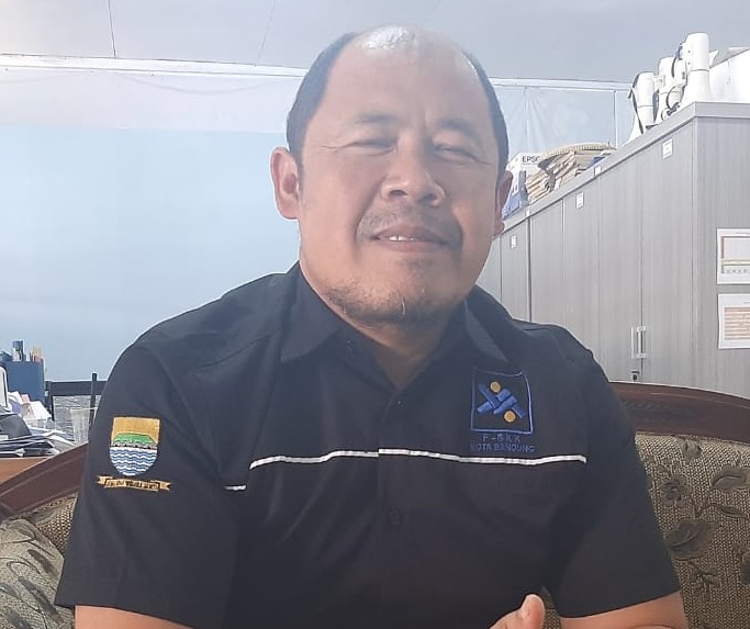 Wakil Kepala Sekolah (Waka) Kesiswaan SMKN 8 Bandung Taufik Aziz.