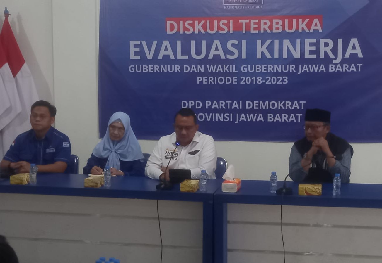 Seiring berakhirnya jabatan Gubenur Jawa Barat, DPD Partai Demokrat Jabar berikan evaluasi kinerja Ridwan Kamil dan wakilnya