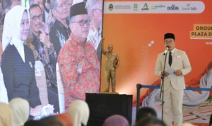 Sekjen PDIP, Hasto Kristiyanto melaui pantun sebut sosok bakal Cawapres pendamping Ganjar Pranowo di Pilpres 2024, benarkah Ridwan Kamil.