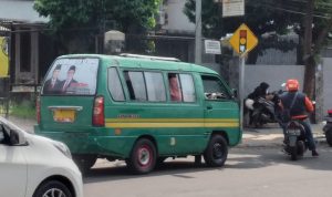 Stiker Bacalon Presiden Nempel di Angkot, Bawaslu Belum Bisa Tertibkan