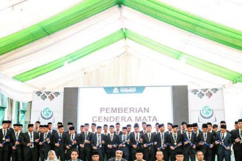 Deputy Governor of North Sumatra Releases 40 Tahfiz to Turkey