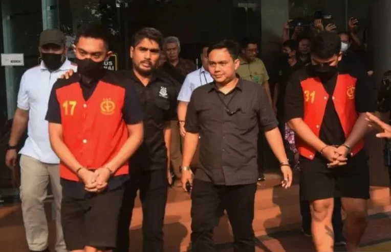 Terdakwa Mario Dandy Satriyo (20) dan Shane Lukas (19) menjalani sidang perdana di PN Jakarta Selatan pada hari ini Selasa, 6 Juni 2023. ANTARA/Indrianto Eko Suwarso.