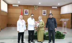 Terima Buku Citra Daerah dari ANRI