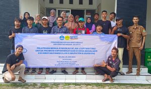 Universitas Negeri Jakarta atau UNJ memberikan pelatihan menulis atau Copywriting kepada masyarakat Desa Medalsari di Kabupaten Karawang