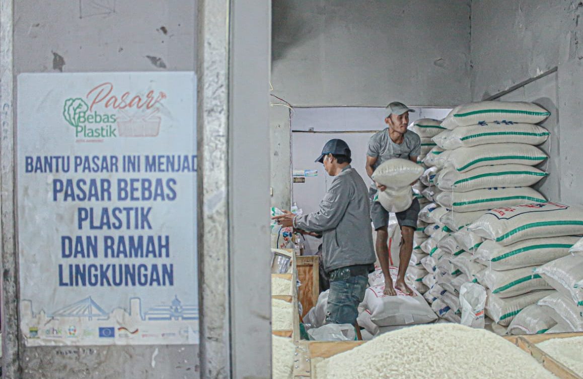 Untuk mengantisipasi fenomena El Nino yang berdampak pada kekeringan di Jawa Barat, stok beras berdasarkan pronosa 2022 mencapai 8 juta ton.