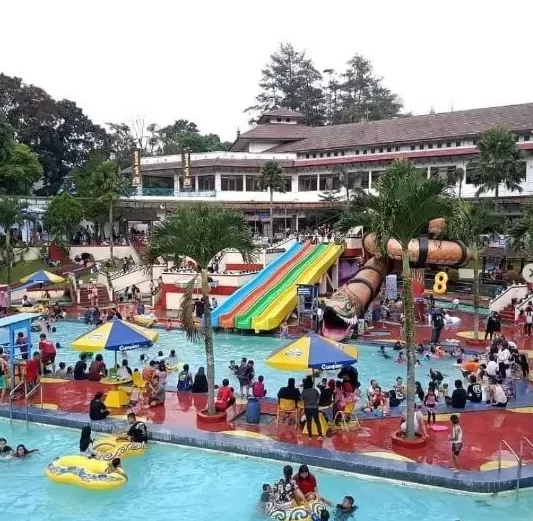 Rekomendasi Wisata Bandung: Waterpark yang Murah Tapi Seru (sumber gambar: .instagram/karangsetra_waterland)