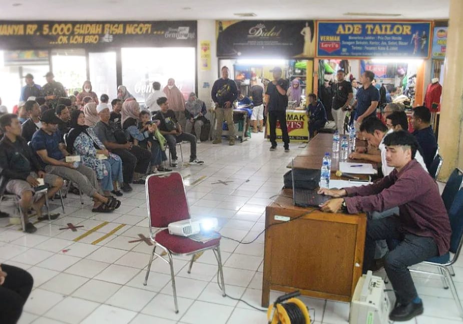 Jajaran Perumda Pasar Pakuan Jaya Kota Bogor saat mensosialisasikan tahap pembangunan Pasar Sukasari. (Yudha Prananda / Jabar Ekspres)