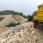 Tambang batu kapur di Pamuncatan, Kecamatan Padalarang, Kabupaten Bandung Barat berhenti. Kamis (15/23). Dok: Jabarekspres