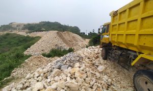 Tambang batu kapur di Pamuncatan, Kecamatan Padalarang, Kabupaten Bandung Barat berhenti. Kamis (15/23). Dok: Jabarekspres