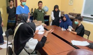Dinas Kesehatan Bandung Barat Ambil Sampel Makanan Diduga Penyebab Keracunan Massal / Suwitno