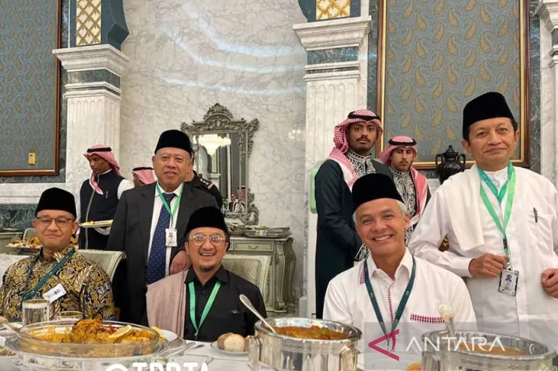 Anies Baswedan dan Ganjar Pranowo Makan Siang Bareng Raja Salman di Makkah, Ada Pembicaraan Politik?