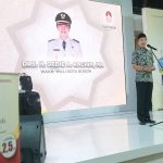 Wakil Wali Kota Bogor, Dedie Rachim didampingi CEO Travel Niat umrah Bagus Pasta saat menghadiri Grand Launching Niat umrah di Mal Botani Square. (YUDHA PRANANDA/JABAR EKSPRES)