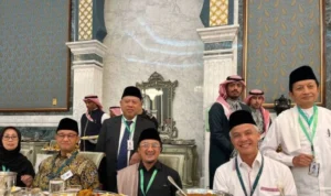 Anies and Ganjar Meeting in Makkah Brings a Moment of Calmness