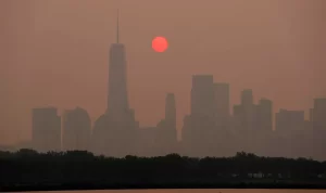 Kabut Asap New York Makin Parah, Warga Diharapkan Pakai Masker (source:Gary Hershorn via Getty Images)