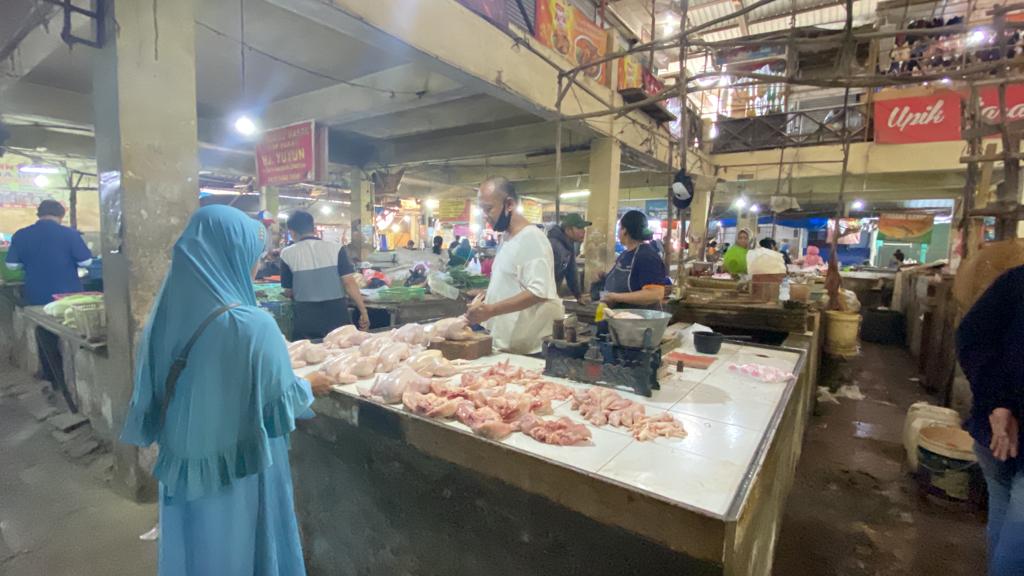 Usai Aksi Mogok Berjualan, Padagang Daging Ayam Kembali ke Kios