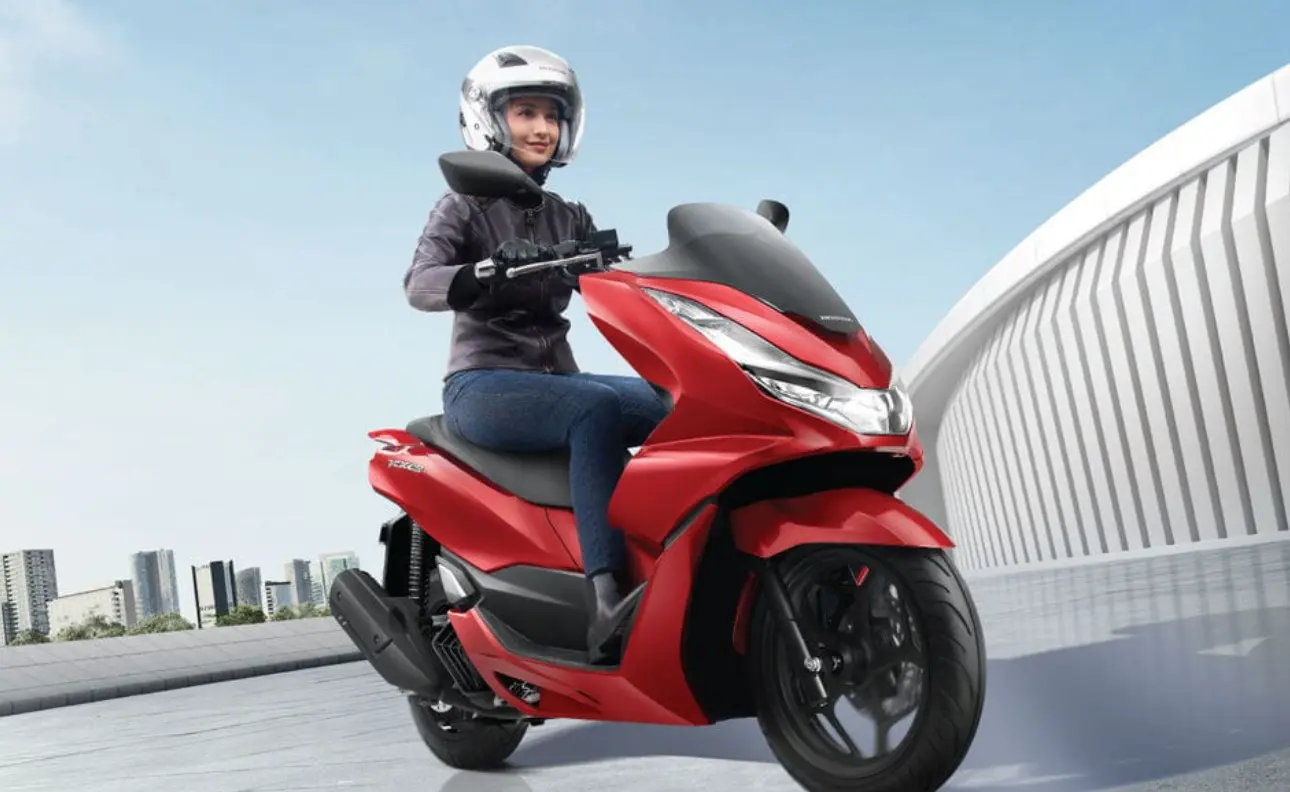 Honda PCX 175, Skutik Elegan dengan Performa Handal di Jalanan