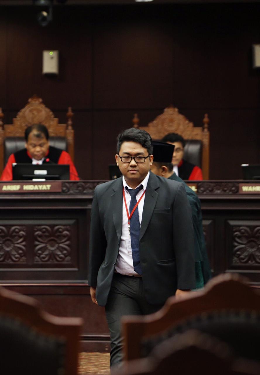 Perjalanan Ibnu Sina Chandranegara Meraih Guru Besar Hukum Termuda di Indonesia