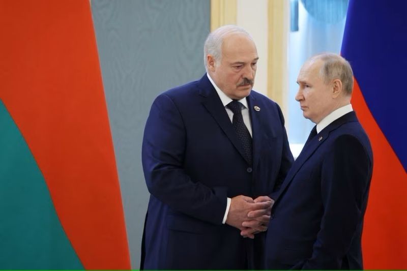 If Russia Collapses, 'We Will All Die', Says Belarus President