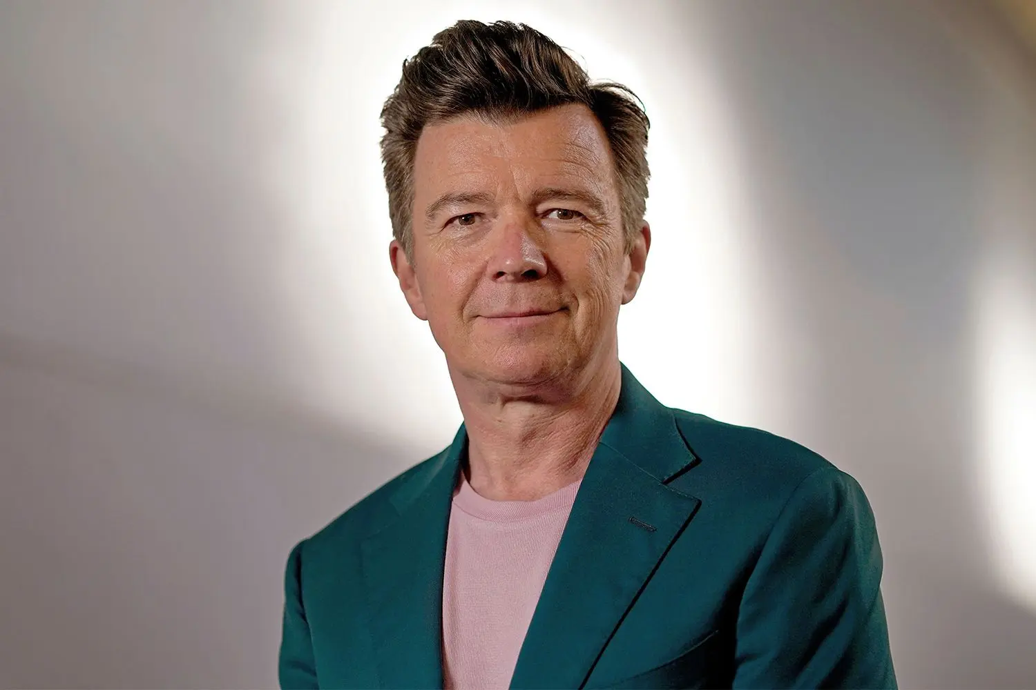 Rick Astley Akan Rilis Album Baru Yakni Are We There Yet