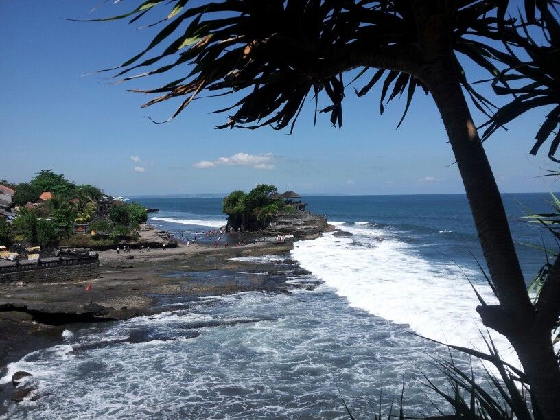 BMKG: Beware of four-meter High Waves in Bali Waters