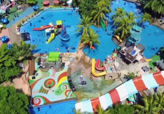 Wonderland Adventure Waterpark menjadi lokasi wisata air paling hits di Karawang. (instagram @Wonderland Adventure Waterpark)