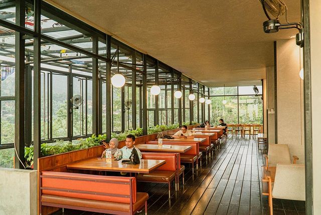 Rekomendasi 10 Tempat Ngopi di Bandung dengan View Bagus, Cocok Buat Berduaan Bareng Doi