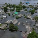 Rusia Dihantam Banjir Bandang Rumah Warga Disapu Banjir (Reuters)
