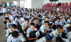 572 siswa baru Sekolah Menengah Kejuruan Negeri (SMKN) 8 Bandung tampak antusias mengikuti Pengenalan Lingkungan Sekolah (PLS), Senin 17 Juli 2023.