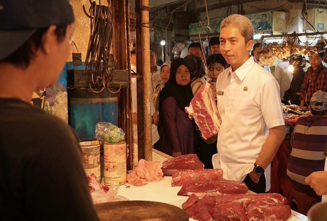 Antisipasi Peredaran Cacing Hati, Wawalkot Bogor Sidak Pedagang Daging Sapi di Pasar