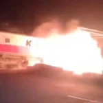 BREAKING NEWS! Telah Terjadi Kecelakaan Kereta Api di Semarang, Menabrak Truk Muatan Hingga Meledak