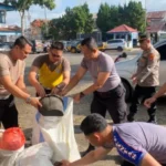 Bersih-Bersih Serentak, Polres Lampung Barat Peduli Lingkungan!