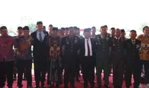 Foto bersama Kapolresta Cirebon Kombes Pol Arif Budiman (tengah) dengan Forkopimda dan Pimpinan Parpol Kabupaten Cirebon. (Dok Humas Polresta Cirebon)