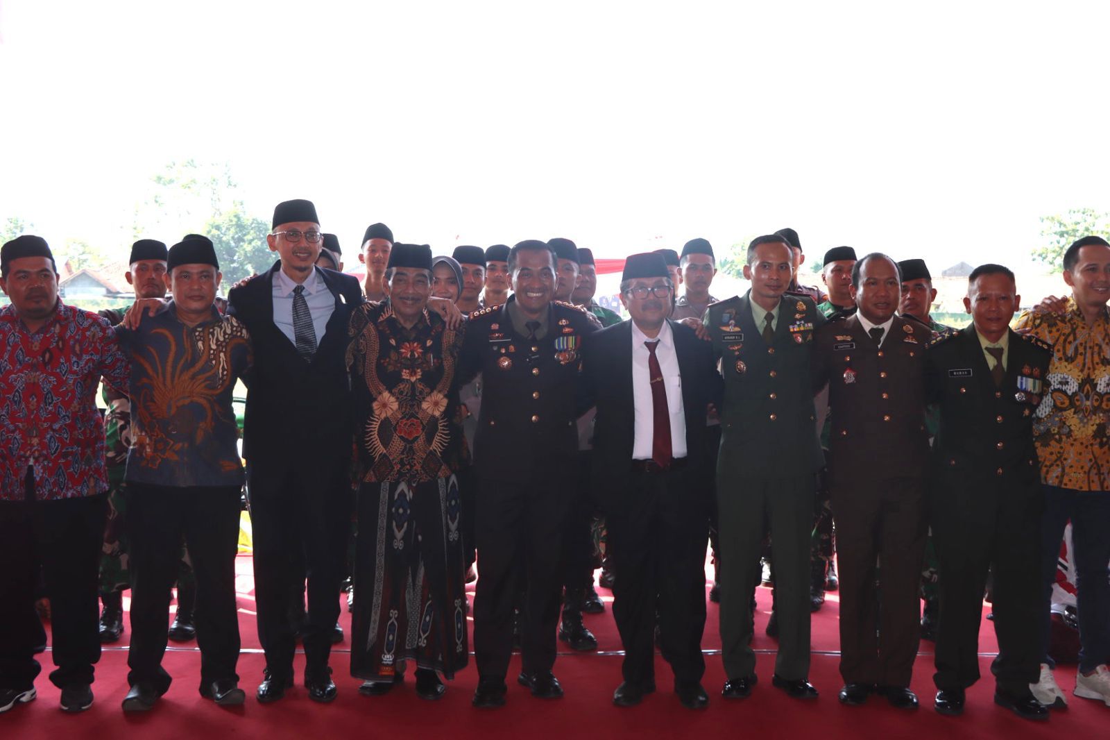 Foto bersama Kapolresta Cirebon Kombes Pol Arif Budiman (tengah) dengan Forkopimda dan Pimpinan Parpol Kabupaten Cirebon. (Dok Humas Polresta Cirebon)