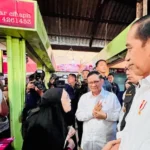 Kunjungi Warung Bu Eha di Pasar Cihapit, Presiden Jokowi Dapat Cerita Menarik