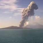 Gunung Anak Krakatau Kembali Erupsi Terekam di Seismograf
