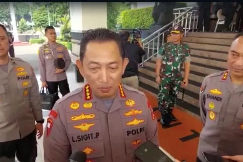 Kapolri Jenderal Polisi Listyo Sigit Prabowo pastikan pengusutan laporan polisi terhadap pimpinan Ponpes Al Zaytun, Panji Gumilang berjalan. ANTARA/Laily Rahmawaty.