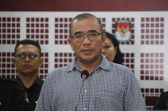 Ketua KPU Hasyim Asy'ari sebut pihaknya menerima dokumen perbaikan persyaratan pendaftaran Bacaleg DPR RI dari 18 Parpol peserta Pemilu 2024. ANTARA/HO-Humas KPU RI.