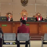 Sidang kasus suap Yana Mulyana menghadirkan tiga orang saksi. Salah satunya Mantan Kadishub Kota Bandung Ricky Gustiadi.