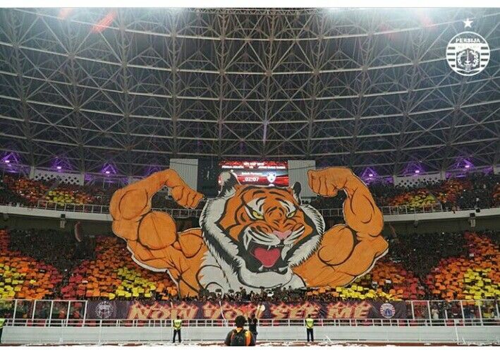 Jakmania Mengawal Bus Persebaya Menuju GBK