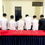 Polsek Baros, Sukabumi, Jawa Barat mengamankan 6 pelajar yang kedapatan membawa sajam jenis cerulit dan gobang dan obat terlarang. (Istimewa)