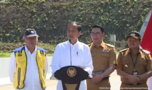 Presiden Jokowi sebut Tol Cisumdawu menjadi Tol pertama di Indonesia yang memiliki twin tunnel dan dibangun selama 12 tahun. PMJ News/Tangkap layar YouTube/Sekretariat Presiden.