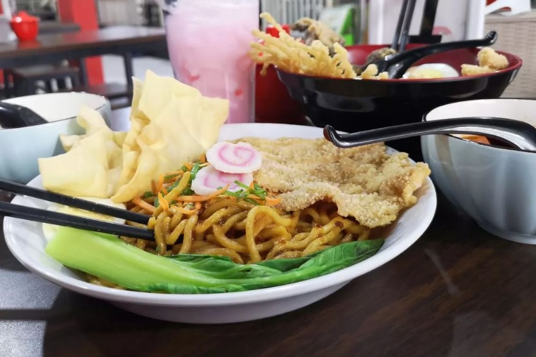 Rekomendasi Kuliner Jajanan Enak di Gegerkalong, Salah Satunya Ada Ramen AA/ Dok. Instagram @ramen_aa