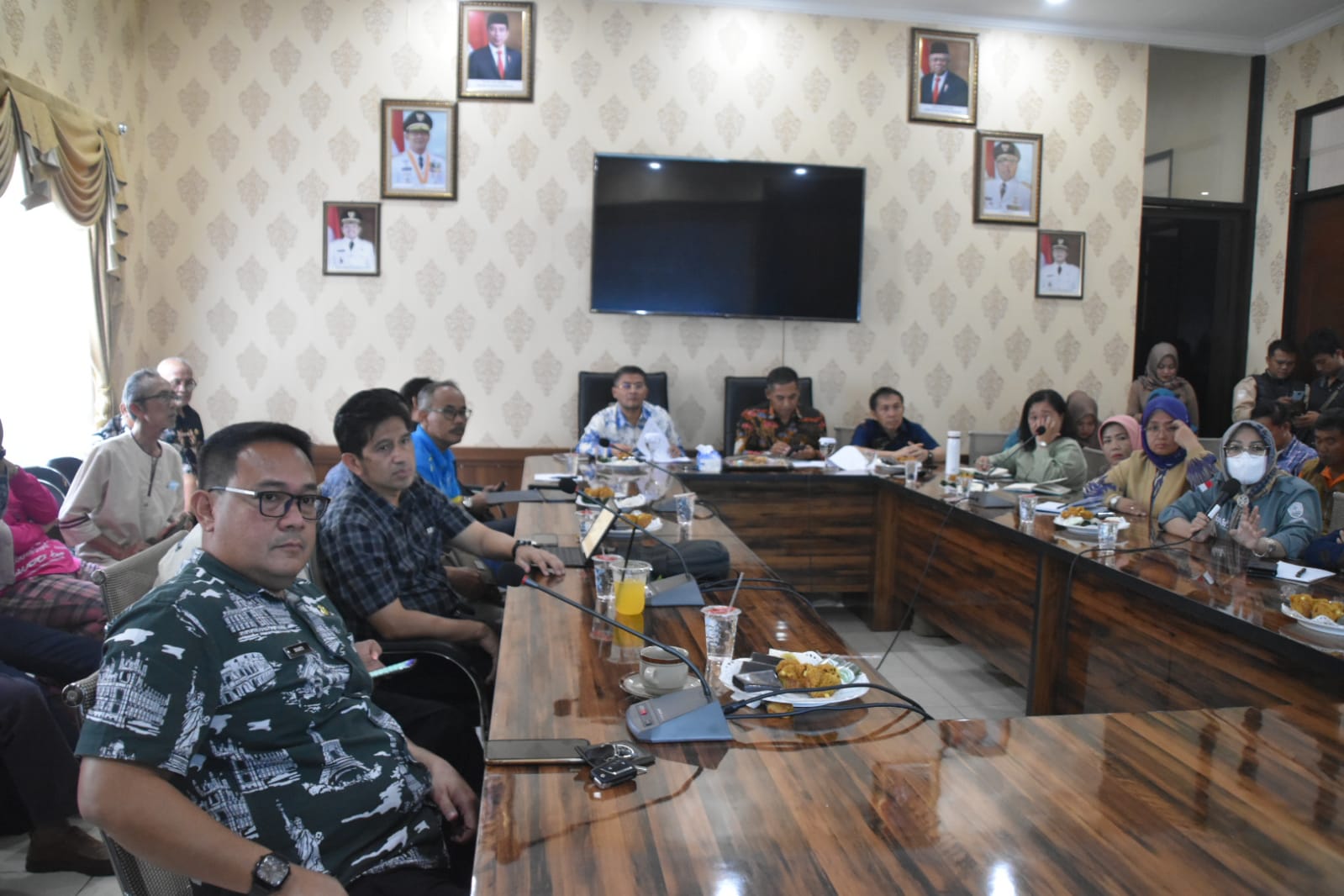 Rapat Koordinasi Penyambutan Gubernur Jawa Barat, Ridwan Kamil beserta Istrinya, Atalia Praratya di Kecamatan Situraja, Kabupaten Sumedang pada Jumat, 28 Juli 2023 Jabar Ekspres/Dedi Suhandi.