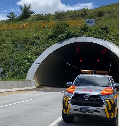 Penampakkan Cisumdawu Twin Tunnel/Foto: Instagram (official_ckjt)