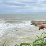 Tragedi Pantai, Pemandu Wisata Terseret Ombak di Malang!