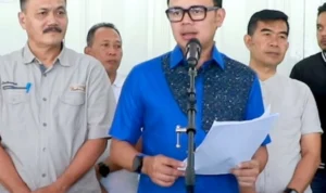 Wali Kota Bogor Bima Arya Saat Konferensi Pers Menyampaikan Soal Indikasi Masalah di PPDB Kota Bogor, Terbukti Tak Ditemukan akan Dikeluarkan dari Pendaftaran PPDB