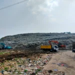 Gunungan sampah di TPA Cipayung, Depok. foto: JE/Rubiakto