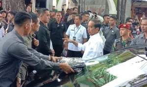 Dok. Presiden Jokowi saat tinjauan Pasar Cihapit Bandung, Rabu (12/7). / Sandi Nugraha